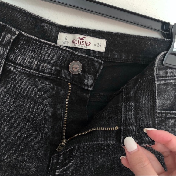 Hollister Low Rise Boyfriend Denim Shorts Size 0 - Picture 4 of 5